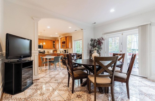 Springfield House | Spacious 5BR Retreat for Families & Groups, 4.5BA, Comfort & Style