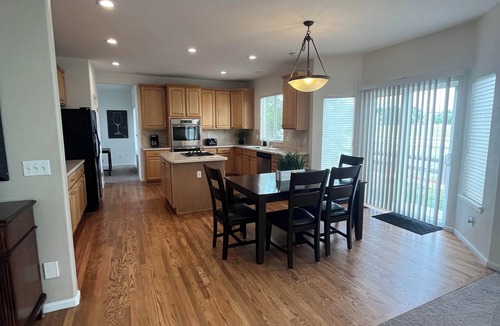 Canterberry Crossing House | Spacious 5BR Retreat by Trails Pet-Friendly