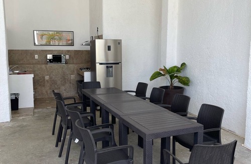 Joyas De Brisamar House | Spacious 6-bedroom house with AC and WiFi in lovely Acapulco de Juárez