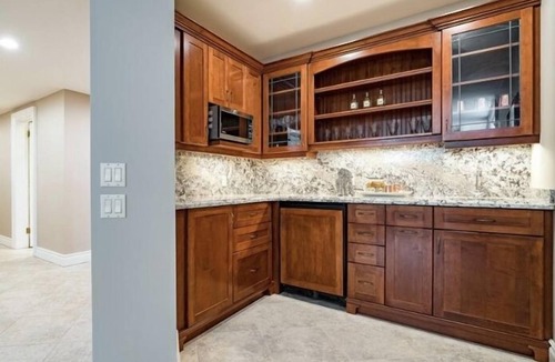 The Blue Mountains House | Spacious 6 bedroom 150m walk to the ski lift. 5 min walk to village (30 day min)