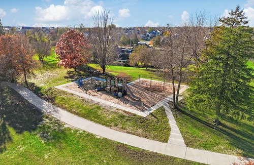 Ames House | Spacious 6-bed 3-bath retreat next to park—ideal for family & group getaways