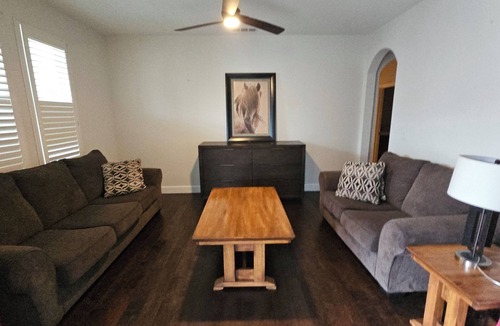 American Canyon House | Spacious 6-bedroom house in beautiful American Canyon with AC