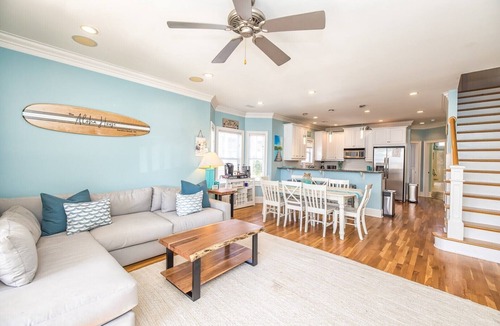 Wilmington Beach House | Spacious 6-bedroom ocean view home, 1 minute walk to beach!
