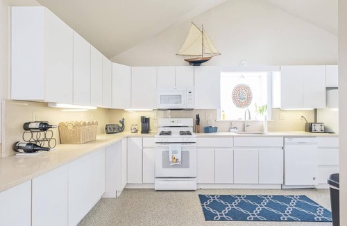 West Cape May House | Spacious 6-Bedroom Home near Cape May Beaches