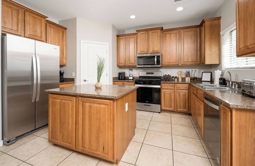 Gilbert House | Spacious 6-bedroom 3 Bathroom Entire House in charming Gilbert Sleeps 12