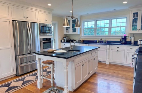 Nantucket House | Spacious 6-bedroom House w/Pool - Walk to Beach!