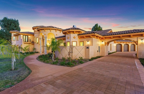 Woodcrest House | Spacious 6-bedroom house in beautiful Riverside Mansion