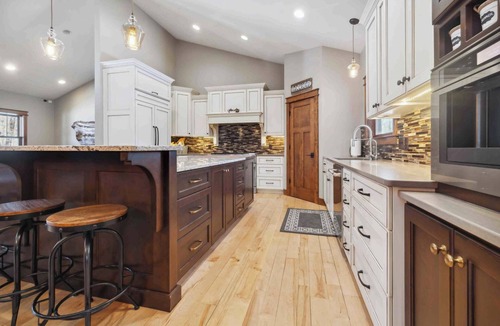 East Gull Lake House | Spacious 6-bedroom house w/Pond Views near resorts, golf, fun & beautiful lakes.