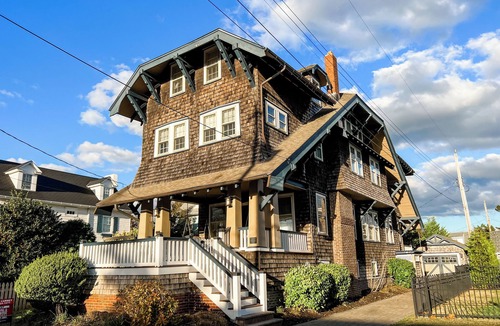 Cape May House | Spacious 6-bedroom house in enchanting Cape May - 1 Block to Beach