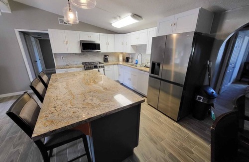 Palmdale House | Spacious 6-bedroom house in charming in Antelope Valley
