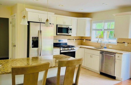 Edison House | Spacious 6-bedroom house in Edison near TopGolf & Supercharge with AC, WiFi