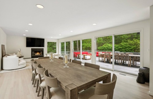 Amagansett North House | Spacious 6-bedroom house in lovely Amagansett North/East Hampton with w/pool
