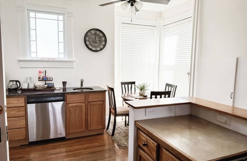 Port Clinton House | Spacious 6-bedroom house for your Lake Erie Escape -The Lake Erie Inn