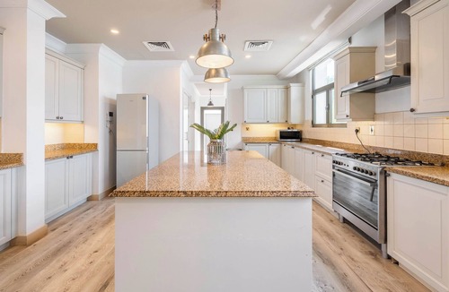 Palm Jumeirah Villa | Spacious 6-bedroom villa in welcoming Dubai