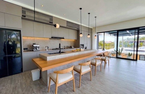 Tumbak Bayuh Villa | Spacious, 6 Bedroom Villa near Canggu Area