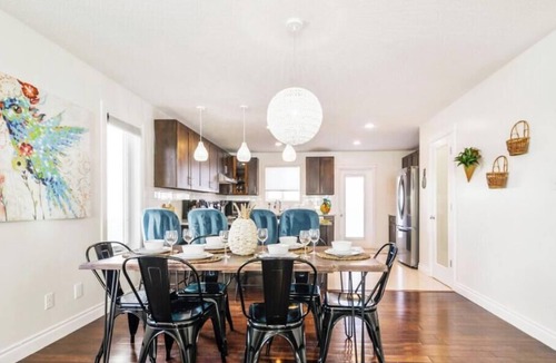 Jasper Place House | Spacious 6BDR Oasis - Sleeps 17 - Garage - Fireplace