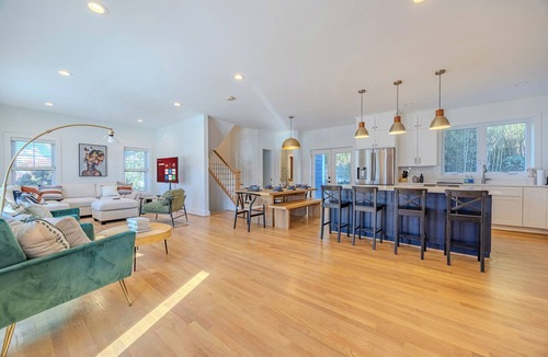 Cherrydale House | Spacious 6BR/5BA - Near DC & Pentagon