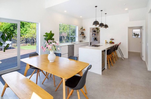 Christchurch House | Spacious 6BR Home for Large Families or Work Teams