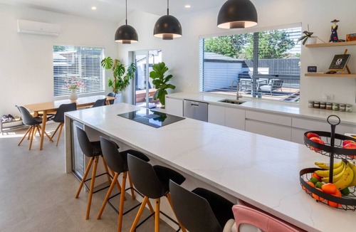 Christchurch House | Spacious 6BR Home for Large Families or Work Teams