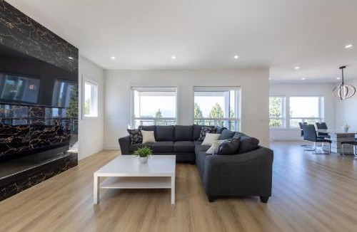 Eastern Hillsides House | Spacious 6BR Home with Terrace Views and Parking nearby parks golf and resorts