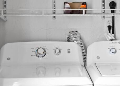 Quincy Apartment | Spacious 6BR Quincy Apt - Balcony, Kitchen, Laundry, near Beach & Red Line 555