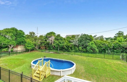 Ash House | Spacious 6BR Beach House Private Pool Sleeps 12 Family Getaway