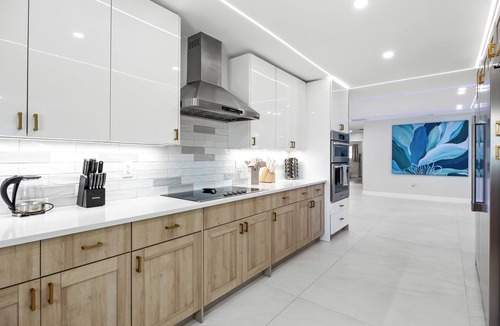 Pompano Isles Villa | Spacious 6BR Villa w/Heated Pool in Pompano Beach