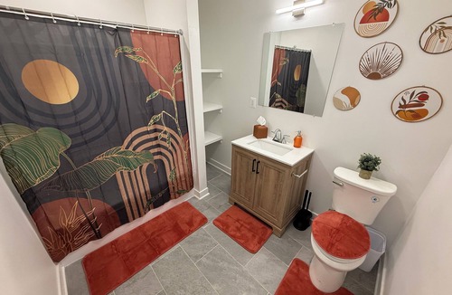 Downtown Baltimore House | Spacious 7-bedroom house in quaint Baltimore with AC