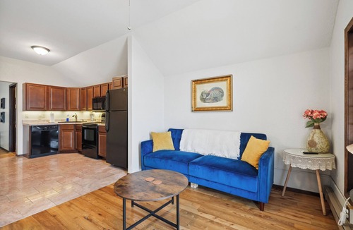 Dubuque House | Spacious 7-bedroom house- unique history, modern comforts and incredible views