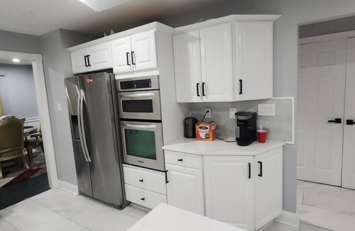 Feasterville-Trevose House | Spacious 7-bedroom house in marvelous Feasterville-Trevose with AC