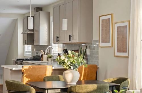 Winter Hill Apartment | Spacious 7BD/7BR Home in Somerville, 10 mins to Boston, Harvard, MIT