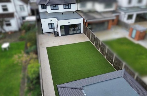 Harrow Apartment | Spacious 7BR Contractor House in Harrow with Games Room, Fast WiFi & 3 Parking