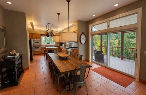 Columbine Lake House | Spacious 7BR Lakeside Ski Lodge, Hot Tub, Game Room