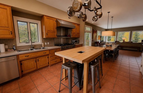 Columbine Lake House | Spacious 7BR Lakeside Ski Lodge, Hot Tub, Game Room