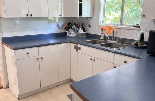 Steveston House | Spacious 8-bedroom house in gorgeous Richmond with AC