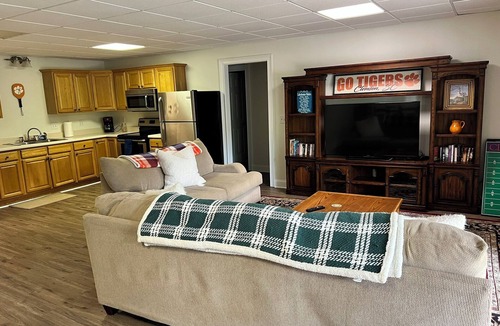 Saxony Forest House | Spacious 8-bedroom house with WiFi and AC on peaceful Lake Keowee private cove.