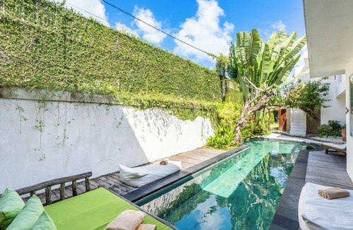 Drupadi Villa | Spacious 8 Bedroom Villa Central Seminyak