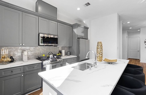 Northside House | Spacious 8BR Duplex w/Rooftop & EV — Sleeps 16+