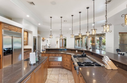 Central Scottsdale Villa | Spacious 9-bedroom villa in enjoyable Scottsdale with Wi-Fi, Sauna, family frdly