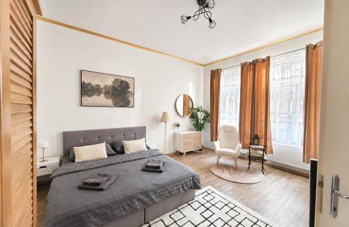 Andel Apartment | Spacious 95m2 Riverside Apartment Zborovska Prague Smichov