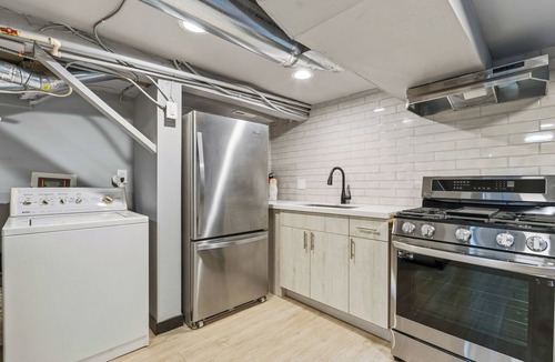 West Woodland House | Spacious 9BR Ballard Craftsman perfect for groups