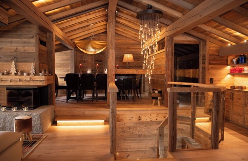 Chamonix-Mont-Blanc Ski Chalet | Spacious Alpine Haven | Edge of Beginner Slopes | Flexible Duration | up to 16pp