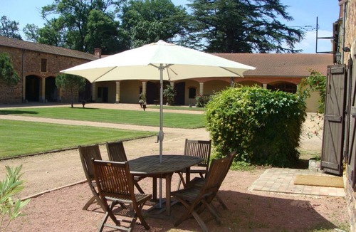Parigny Cottage | Spacious accommodation with leisure activities and outdoor space