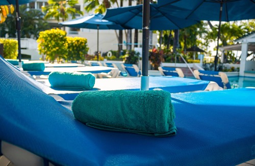 Hastings Hotel | Spacious Accommodation w/Pool View! Outdoor Pool & FREE Parking