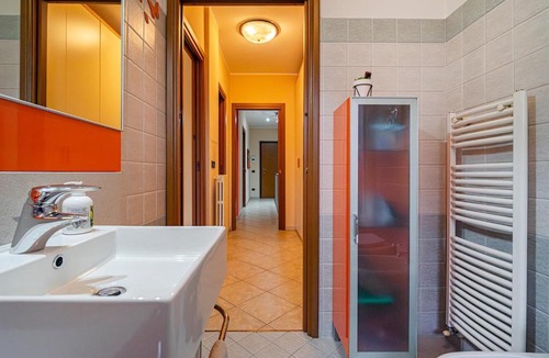 Lainate Apartment | Spacious Accommodation in Lainate - 2 Large Bedrooms for 4