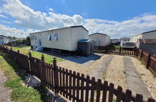 Brean Other | Spacious accomodation 188 Unity Beach sleeps 6 Centrally located Pet friendly Pets Stay Free