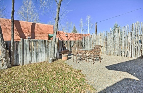 Taos House | Spacious Adobe Home < 1 Mi to Downtown Taos!