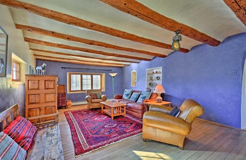 Taos House | Spacious Adobe Home < 1 Mi to Downtown Taos!