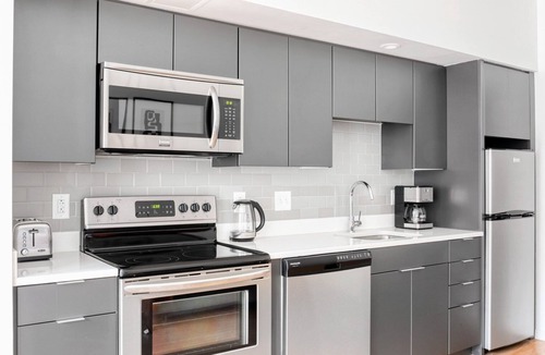 Allston Apartment | Spacious Allston Studio w/W/D & Gym, near Green Line, by Blueground