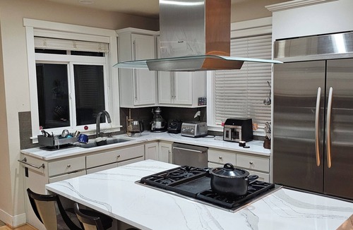 Kent House | Spacious and beautiful 5-bedroom house in marvelous Auburn Lea Hill area with AC